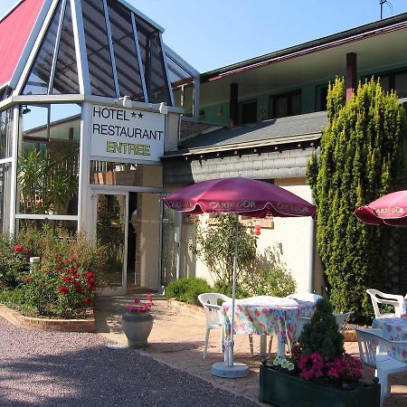 Hotel Les Deux Sapins Cailly-sur-Eure Екстериор снимка