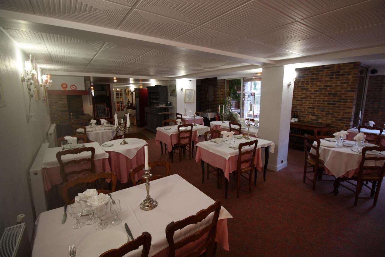 Hotel Les Deux Sapins Cailly-sur-Eure Екстериор снимка