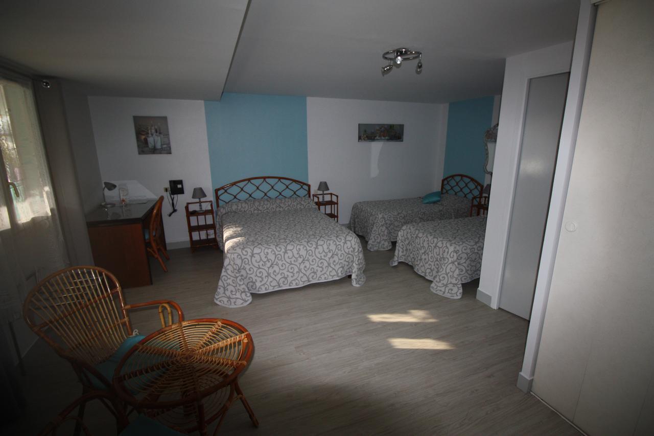 Hotel Les Deux Sapins Cailly-sur-Eure Екстериор снимка