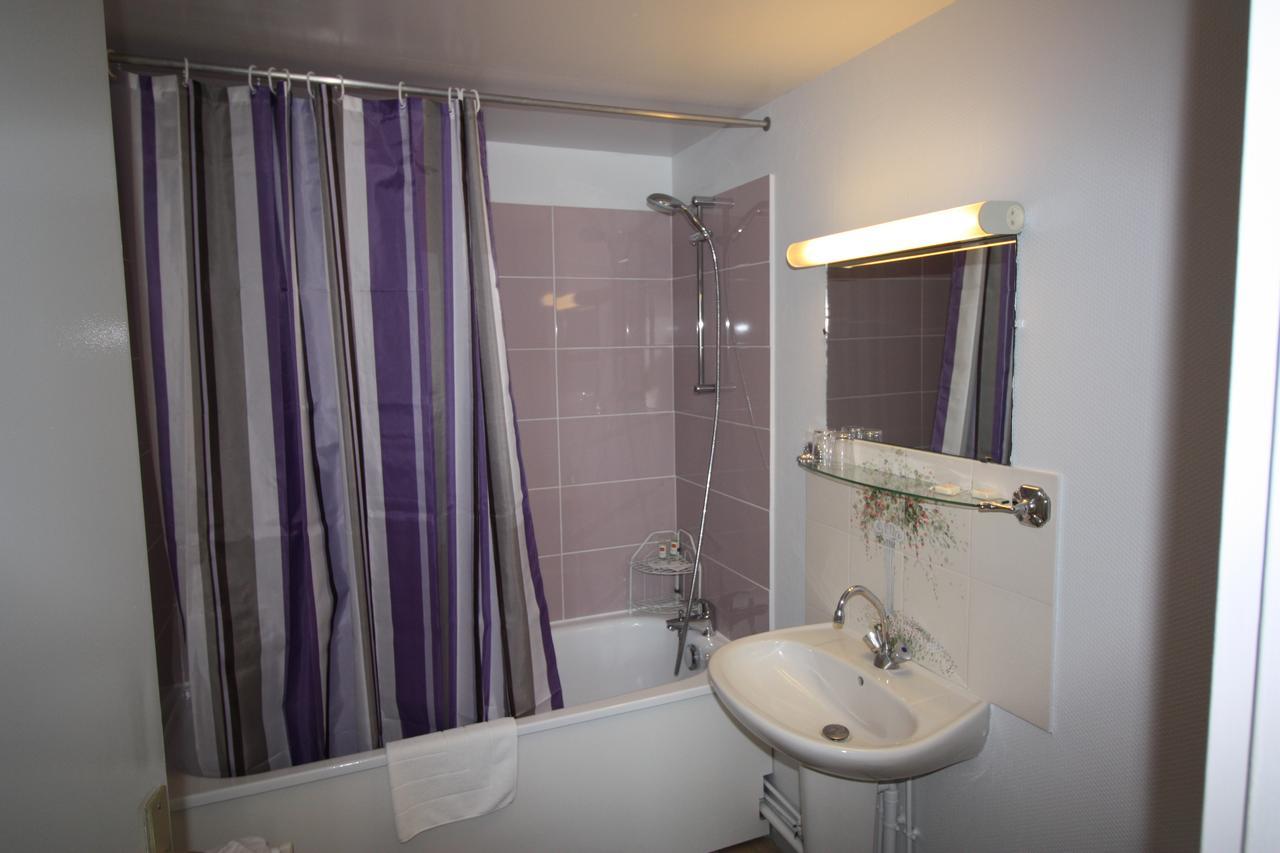 Hotel Les Deux Sapins Cailly-sur-Eure Екстериор снимка