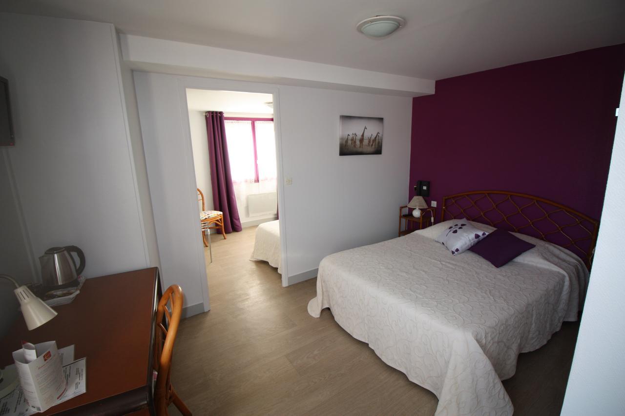 Hotel Les Deux Sapins Cailly-sur-Eure Екстериор снимка