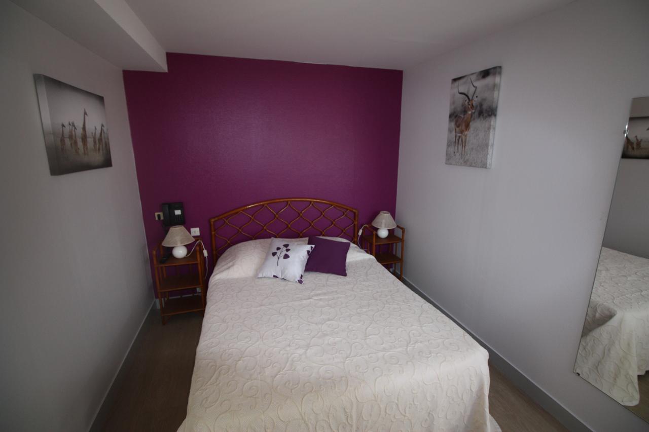 Hotel Les Deux Sapins Cailly-sur-Eure Екстериор снимка